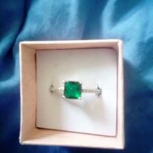 Sterling silver 925 emerald ring size 8 or 9